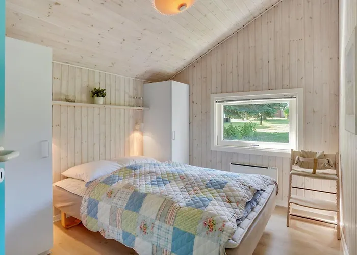 Bole - 400m From The Sea By Interhome