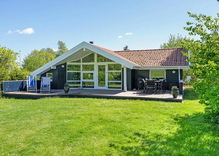 Bole - 400m From The Sea By Interhome